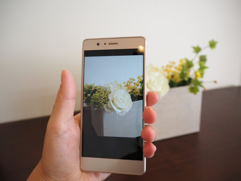 スマートフォンで写真を撮る