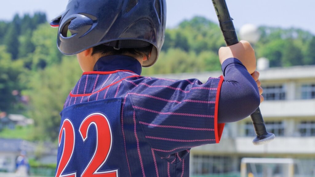 ユニフォーム姿の子供